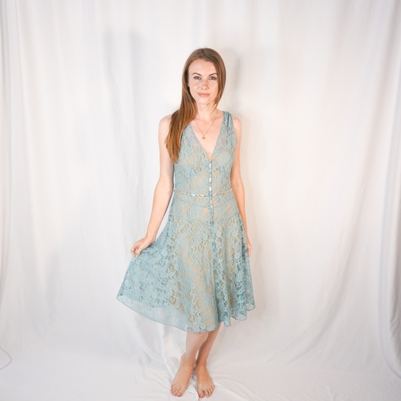 VERA WANG Lavender Label Seafoam Lace Beaded Dress - Picture 5 of 8